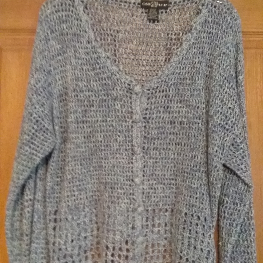 Crochet V- neck button front cardigan szL